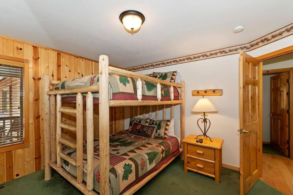 Teakwood - 3-Br Spa, Fire Pit, Quiet, Ac, Centrally Located Βίλα Big Bear Lake Εξωτερικό φωτογραφία