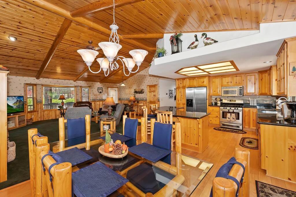 Teakwood - 3-Br Spa, Fire Pit, Quiet, Ac, Centrally Located Βίλα Big Bear Lake Εξωτερικό φωτογραφία